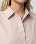 Schickes schwarzes Kleid mit Trompetenärmeln und Polo-Kragen für Damen
