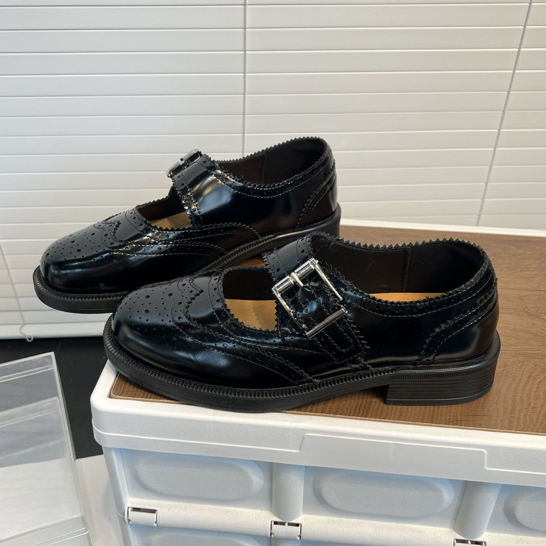 Damen Elegante Ballerinas mit modischem Schnallenverschluss und feiner Perforation R&B