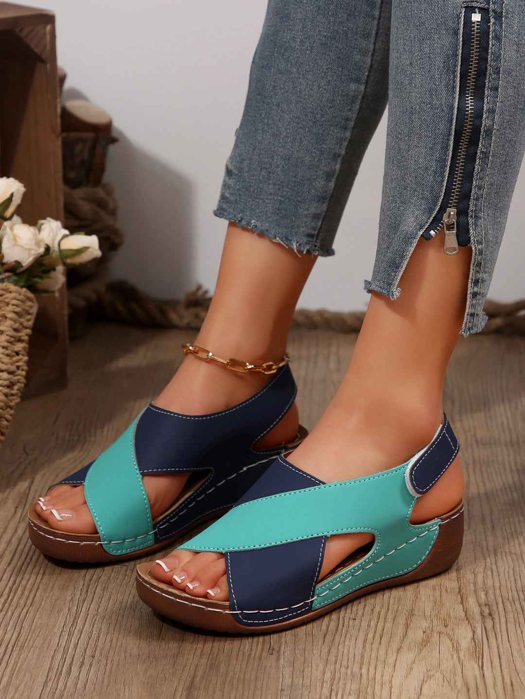Damen Riemensandalen mit anatomischem Fußbett und modischem Design R&B
