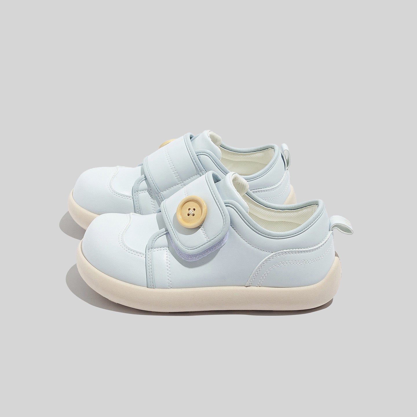 Damen Sneakers mit innovativem Knopfvorschluss und atmungsaktiven Eigenschaften