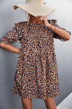 Damen Freizeitkleid mit verspieltem Leopardenmuster und Rüschendetails R&B