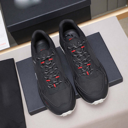 Damen Sportive Lauf-Sneaker mit rutschfester Sohle und atmungsaktiver Oberflächenstruktur R&B