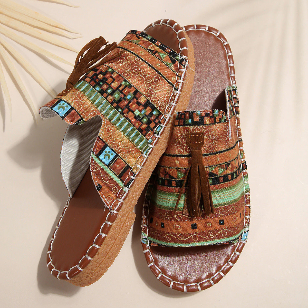Damen Modische Clogs mit folkloristischem Muster
