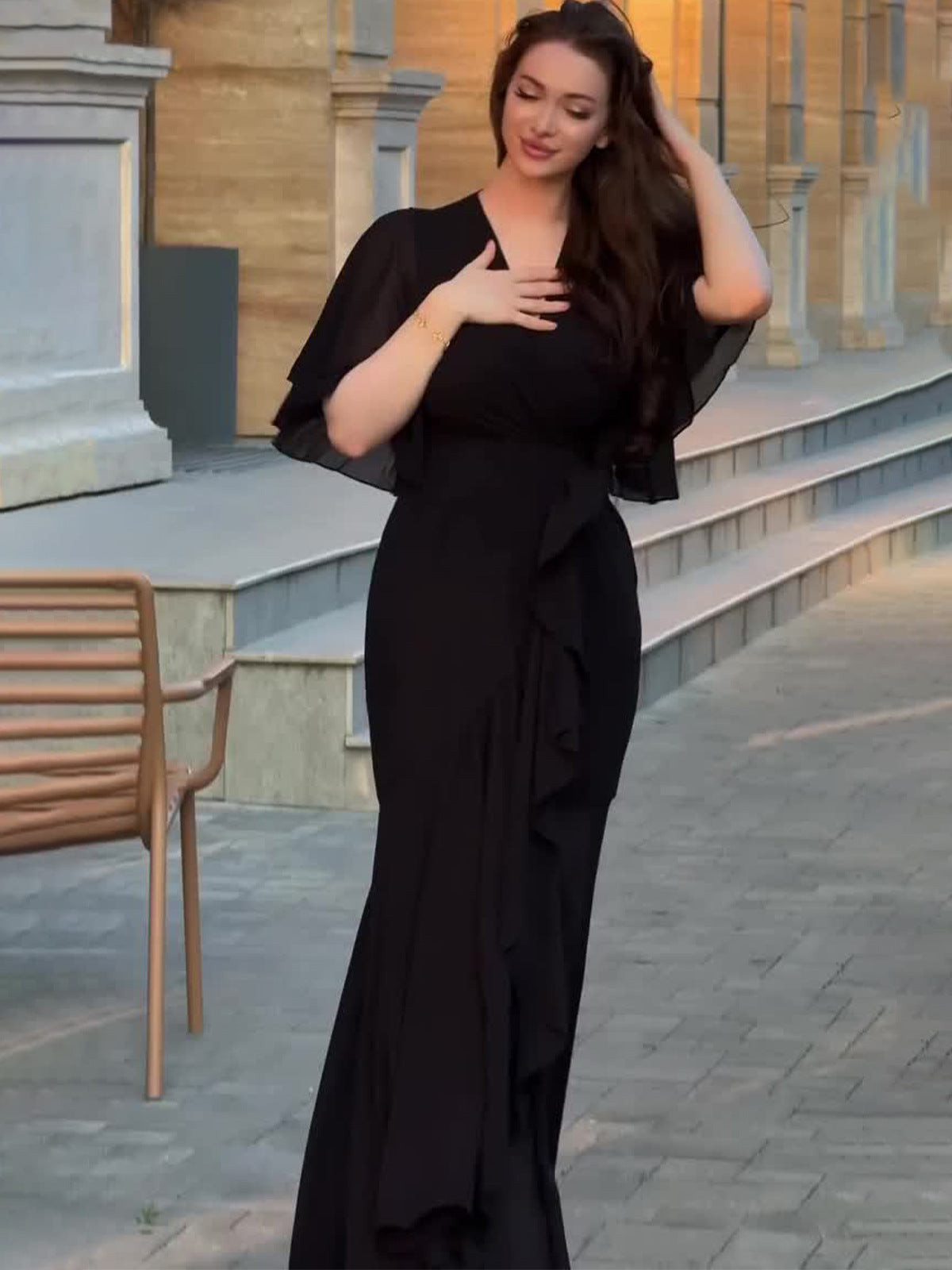 Damen Elegantes Maxikleid mit fließendem Schnitt und raffinierten ärmellosen Akzenten R&B