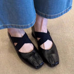 Damen Ballerina-Schuhe mit modischem Kreuzriemen und glänzender Oberfläche