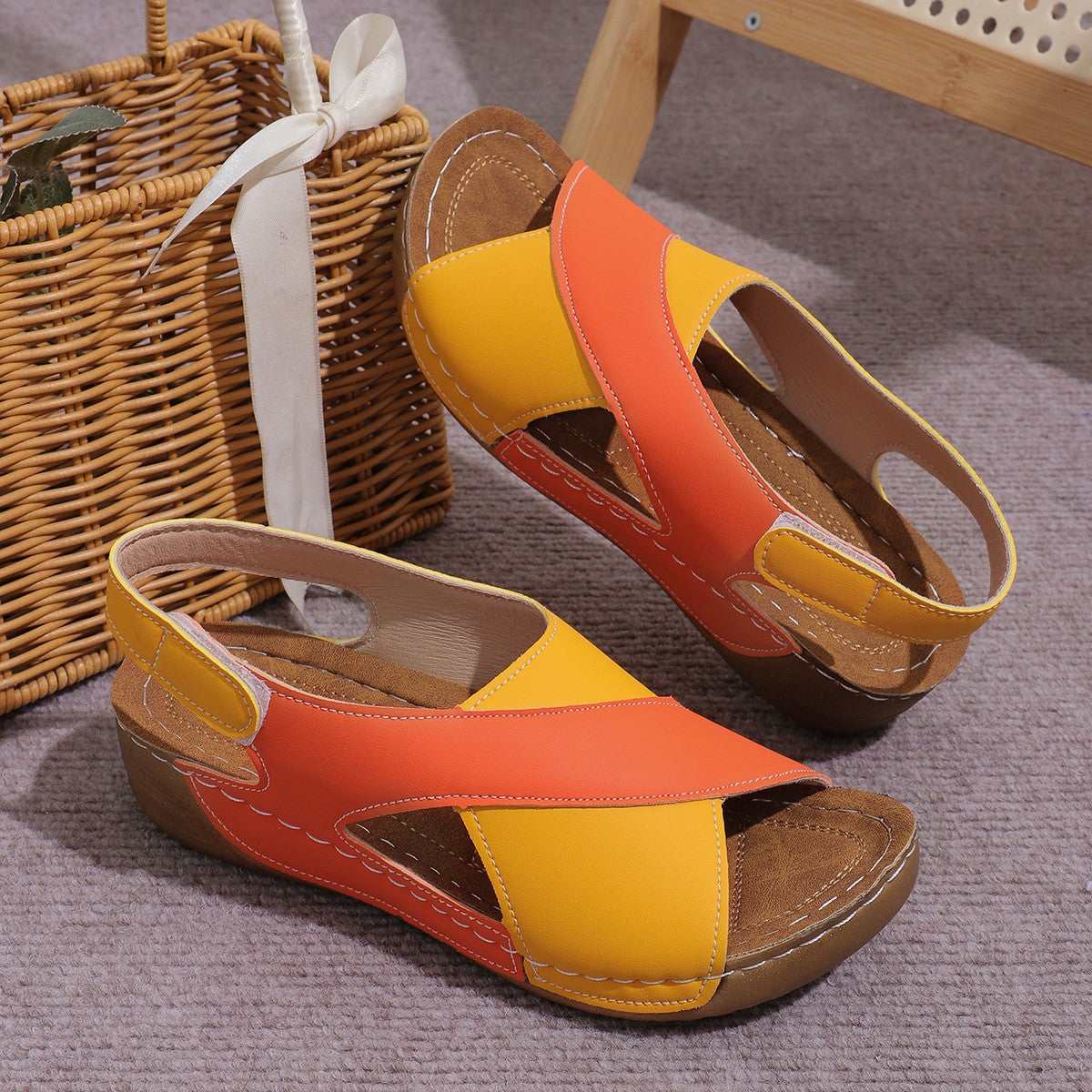 Damen Wedgesandalen mit modischem Kreuzriemen-Design und anatomischer Fußbettung R&B