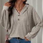 Damen Strickpullover mit Kapuze und Knopfdetail R&B