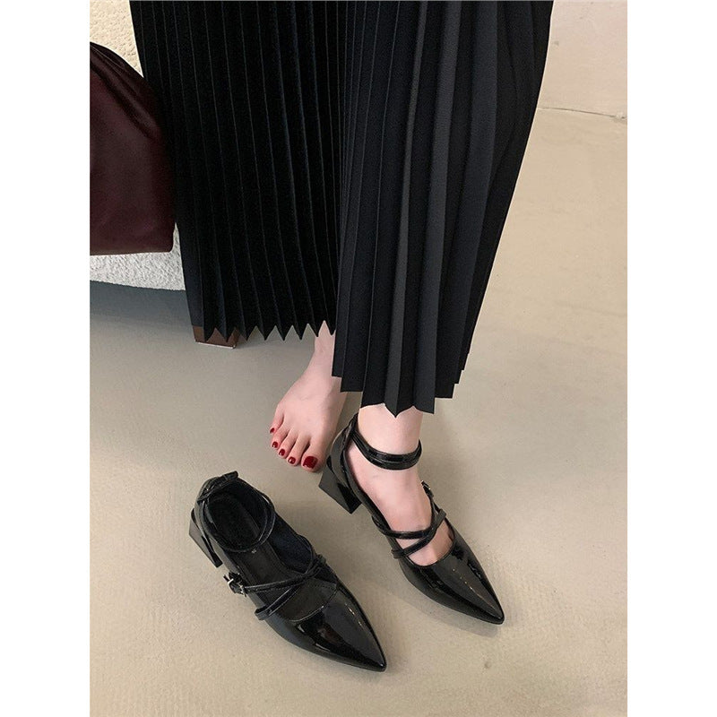 Damen elegante Slingback-Pumps mit geschmeidigem Lackfinish und verstellbarem Riemen R&B