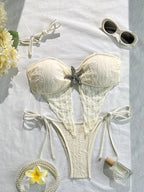 Damen Bandeau-Bikini mit spielerischen Riemchen und Luxus-Applikation R&B