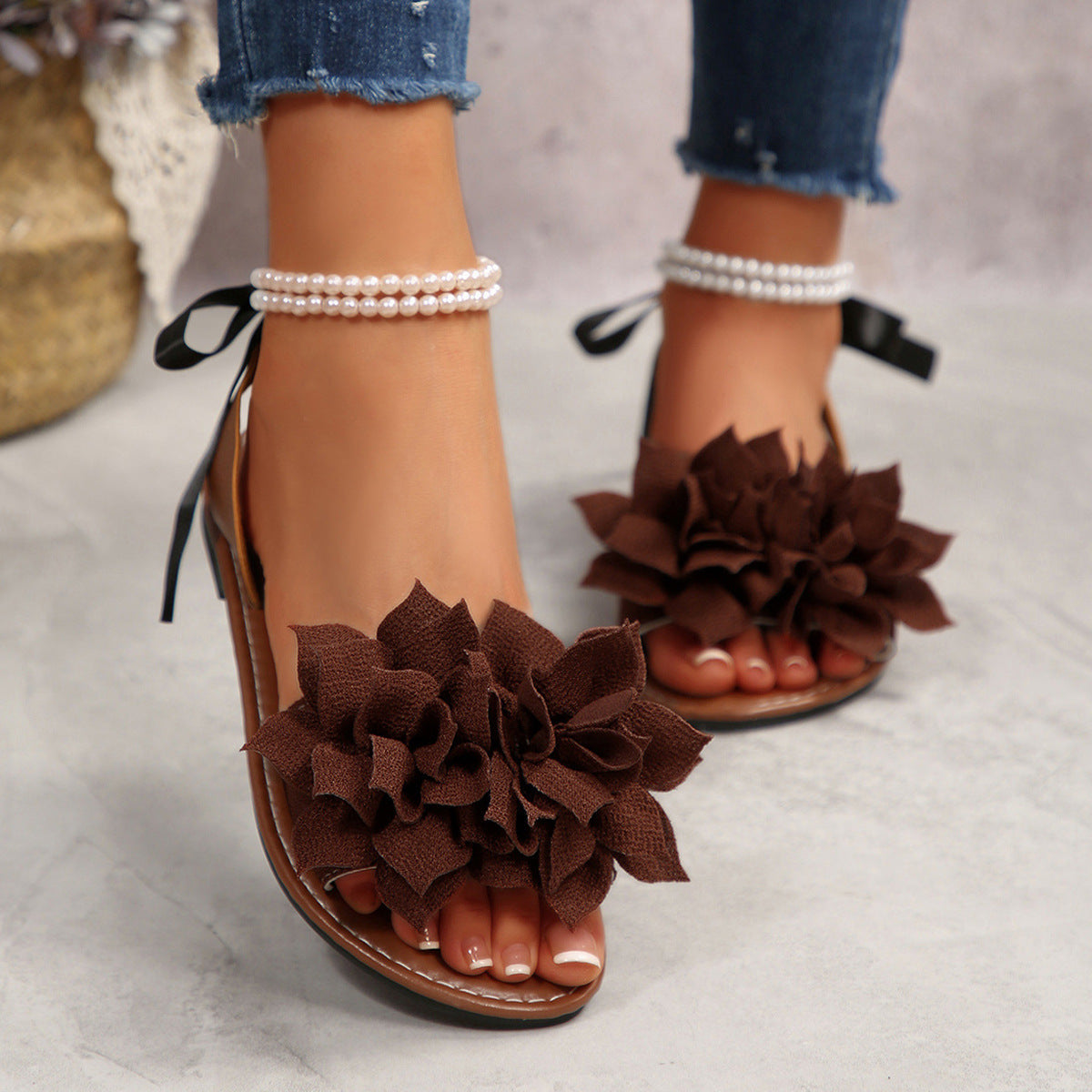 Damen Schlappen mit floralem Design und eleganter Perlenverzierung R&B