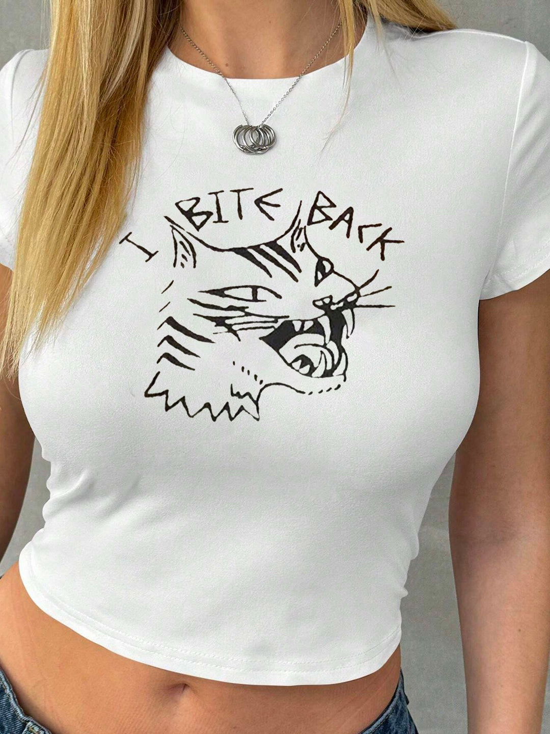 Damen Crop-T-Shirt mit kreativem Lippenmotiv und figurbetontem Schnitt R&B