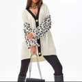 Damen Grobstrick Cardigan mit Leopardenmuster und Knopfdetaillierung R&B