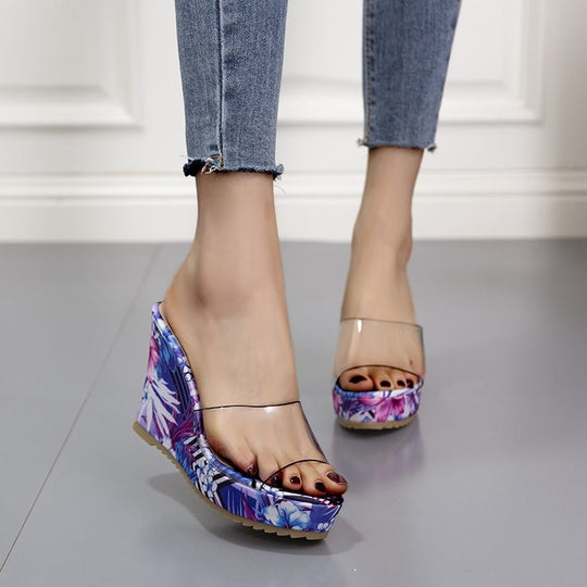 Damen nan PVC-Riemen Keilpantoletten mit floral bedruckter Keilsohle und ergonomischem Komfortfußbett R&B