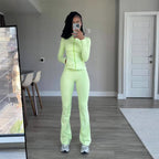 Damen Sportliches Fitness-Outfit mit enganliegendem Langarm-Oberteil und weiten Sporthosen R&B