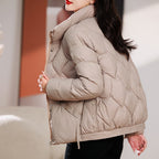 Damen Kurze Steppjacke mit Kapuze und praktischen Taschen R&B