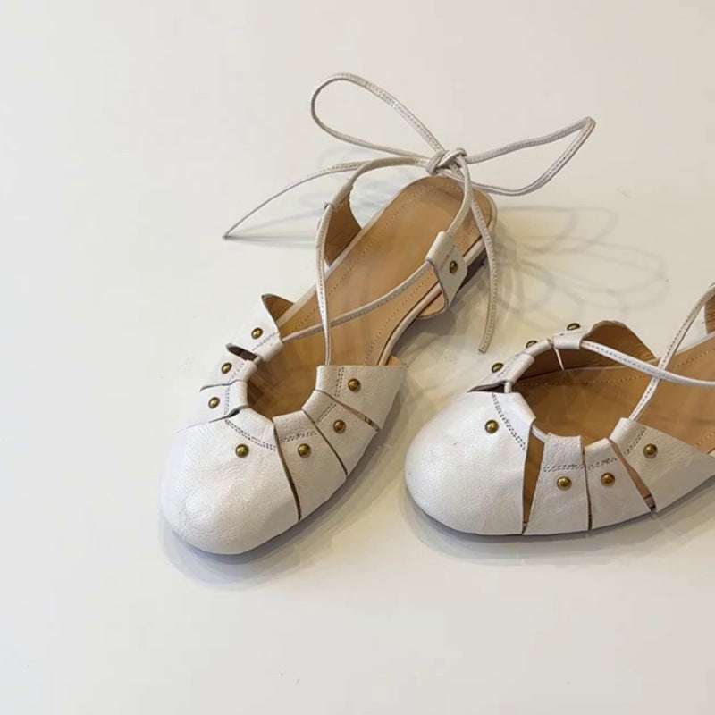 Damen Ballerinas mit verspieltem Schnürdesign und dekorativen Nieten