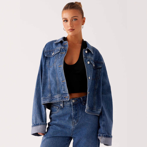 Damen trendige Denimjacke im lässigen Schnitt mit aufgesetzten Taschen und Knopfdetails R&B