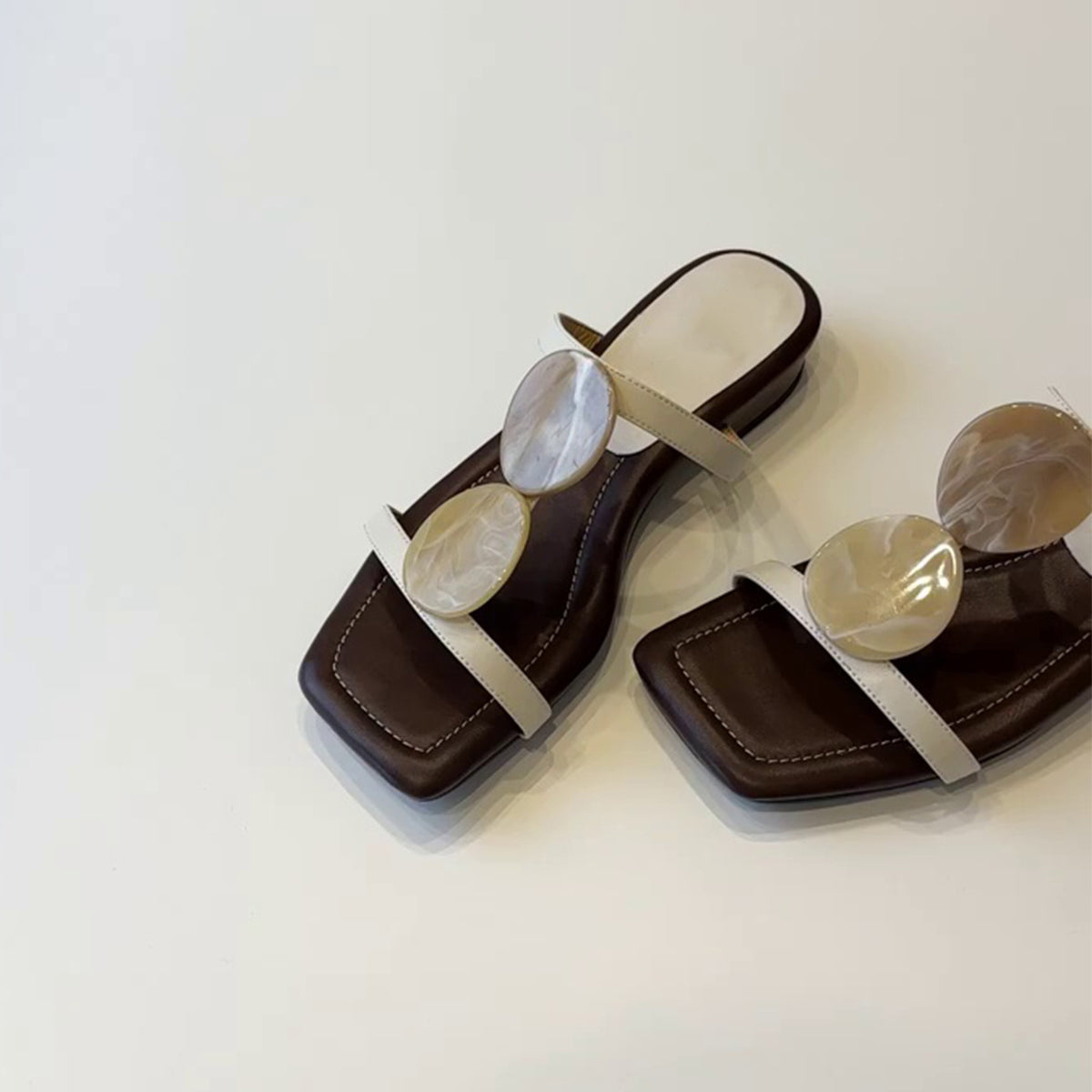 Damen elegante Flip-Flops mit dekorativen Perlenapplikationen R&B