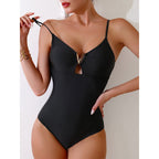 Damen Einteiler Badeanzug mit stilvollem Cut-Out und modischem V-Ausschnitt R&B