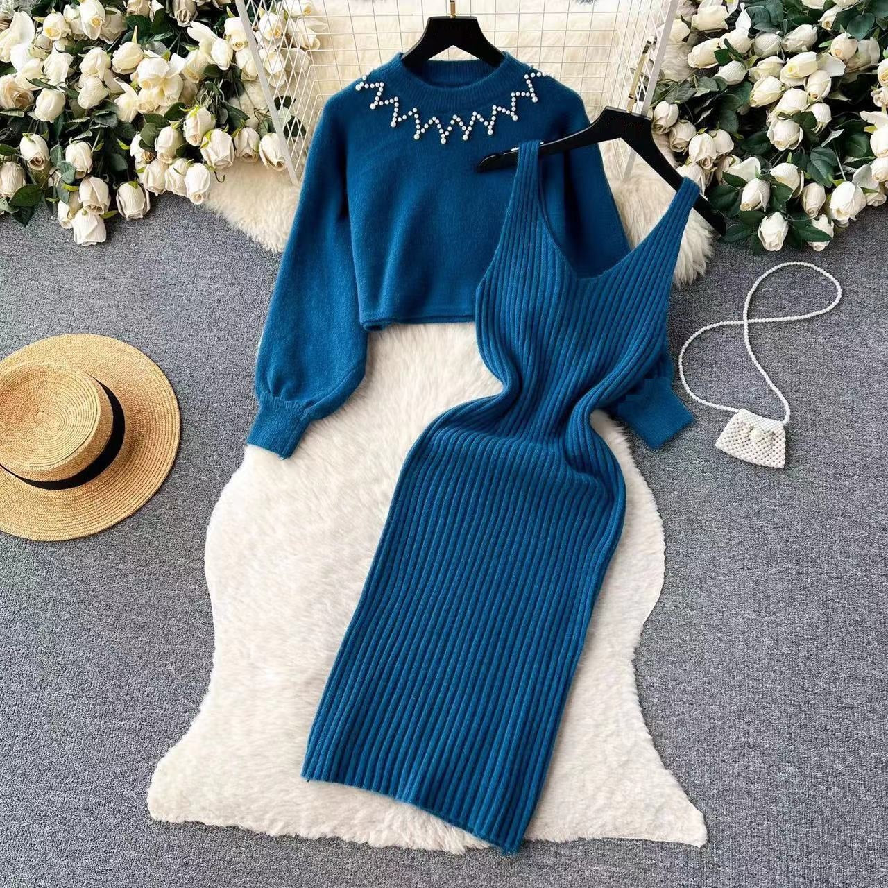 Damen Elegantes Strickkleid mit raffinierter Ribstruktur und stylischem Crop-Pullover