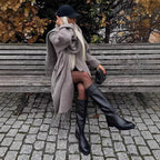 Damen stylische Strickjacke mit Schal und Knopfdetails