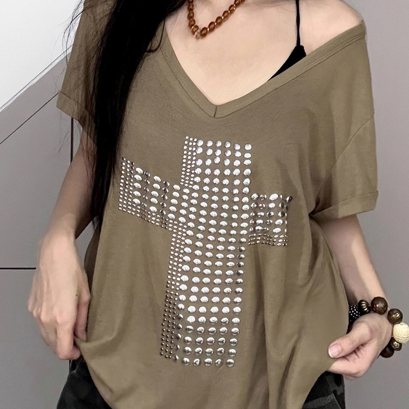 Damen stylisches Oversized T-Shirt mit Kreuz-Print und Glitzerdetails R&B