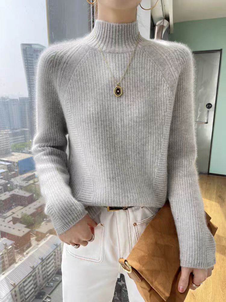 Damen Strickpullover mit hohem Kragen und feiner Rippstruktur R&B