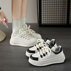 Damen modische Sneakers mit durchgehendem Plateau und elastischen Schnürsenkeln
