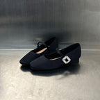 Damen Elegante Ballerinas mit modischem Riemen und funkelndem Schmuckdetail R&B
