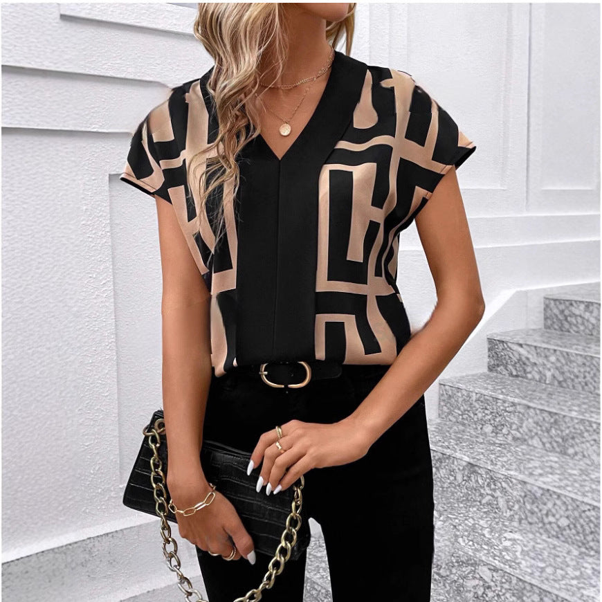 Damen Elegant geschnittene Bluse mit modernem grafischen Muster R&B