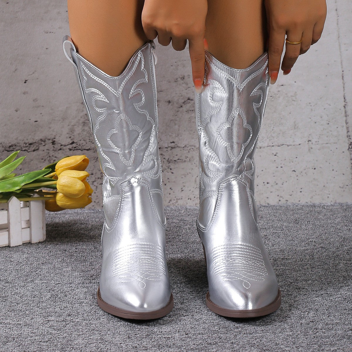 Damen Cowboy-Stiefel mit kunstvollem Stickdesign und modischem Glanz R&B