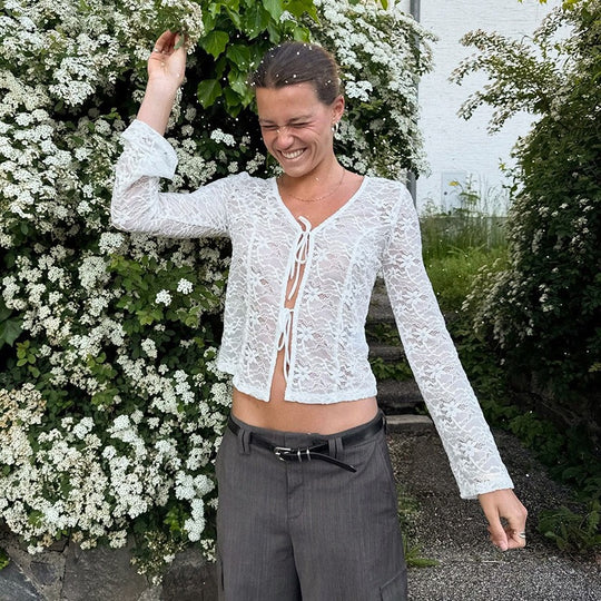 Damen Spitzenbluse mit elegantem Schnürverschluss R&B