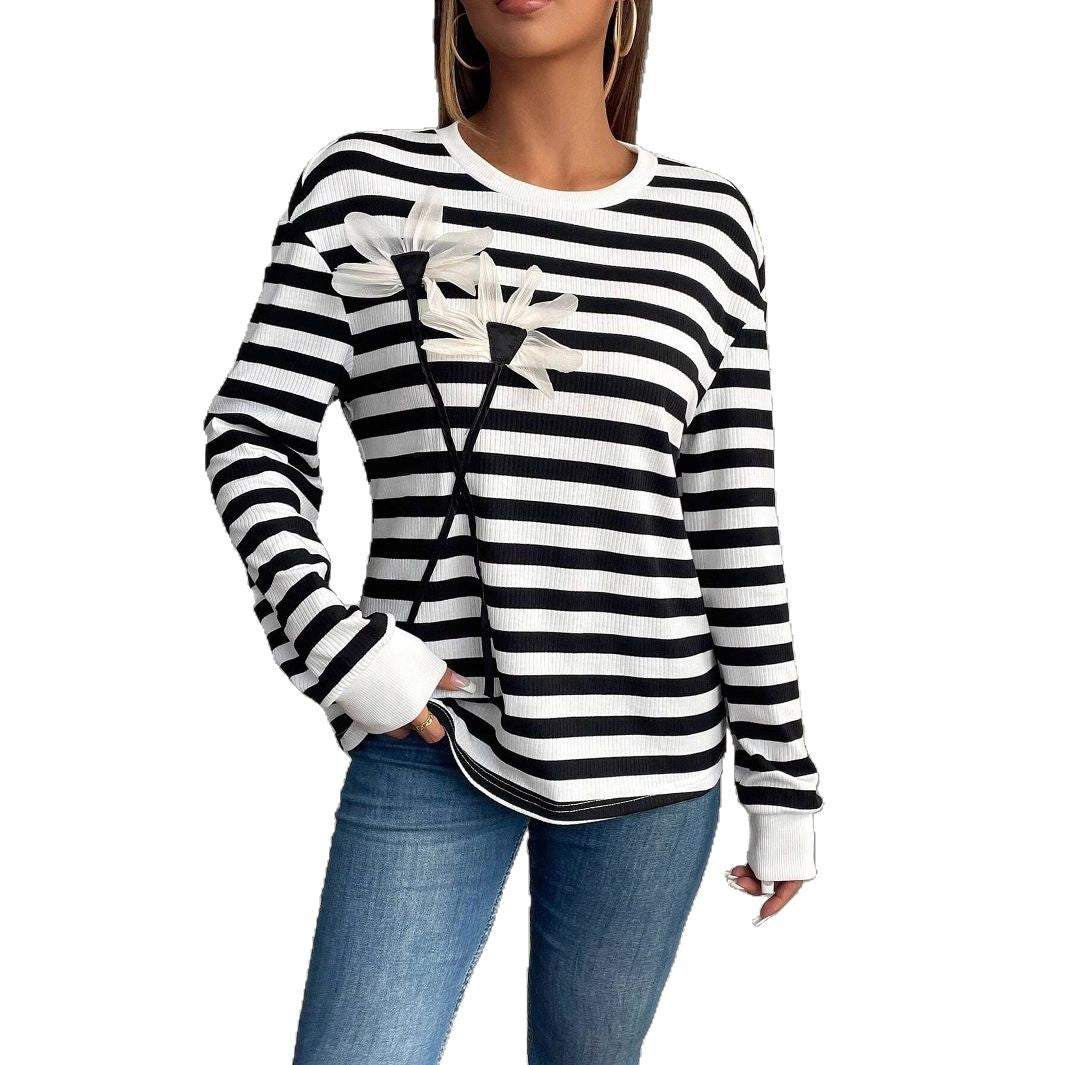 Damen nan gestreiftes Ripp-Langarmshirt mit dreidimensionaler Blumenapplikation und Rundhals R&B