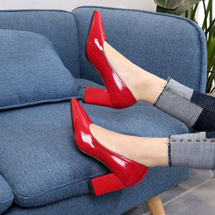 Damen Elegante High Heels mit blockiertem Absatz und modernem Acrylfinish R&B
