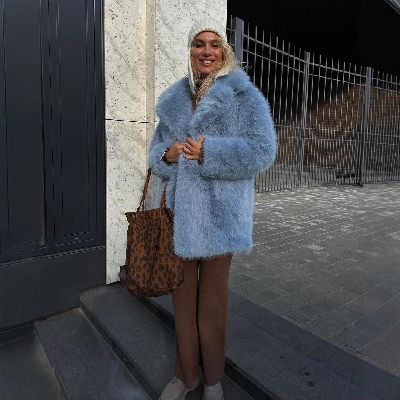 Damen Luxuriöse Kunstfelljacke mit voluminösen Ärmeln R&B