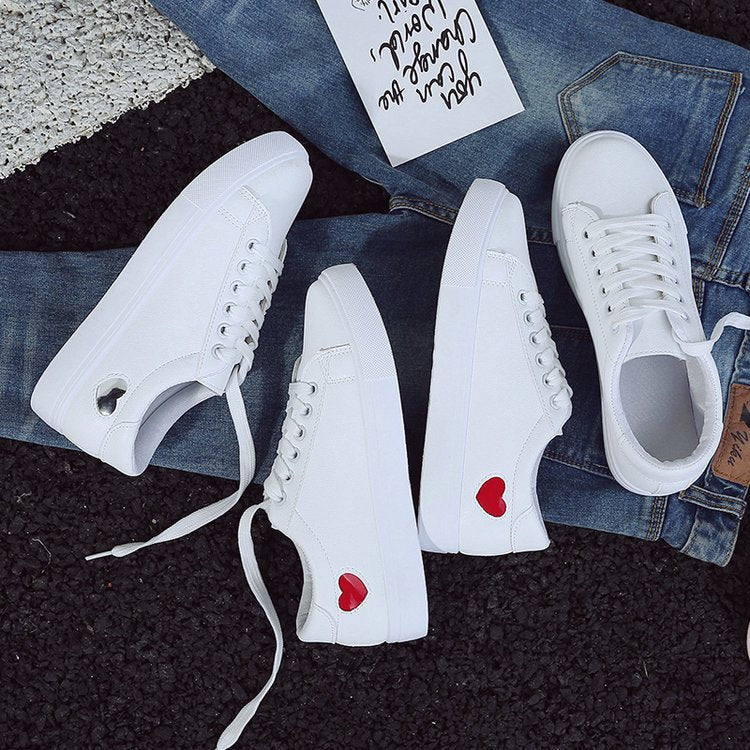 Damen modische Sneaker mit Herzen-Applikation und rutschfester Sohle R&B