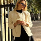 Damen elegante Bouclé-Jacke mit dekorativen Knöpfen und aufgesetzten Taschen