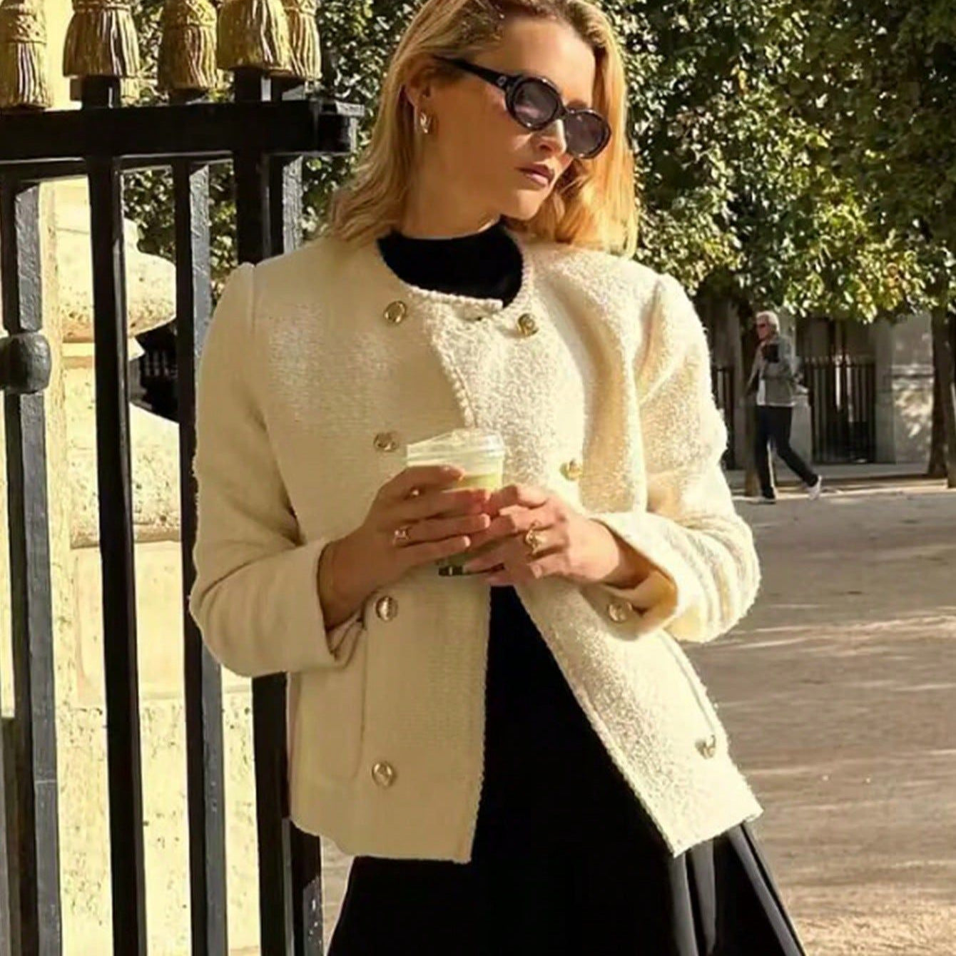 Damen elegante Bouclé-Jacke mit dekorativen Knöpfen und aufgesetzten Taschen