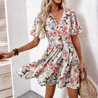 Damen Wickelkleid mit floralen Mustern und Rüschendetails R&B