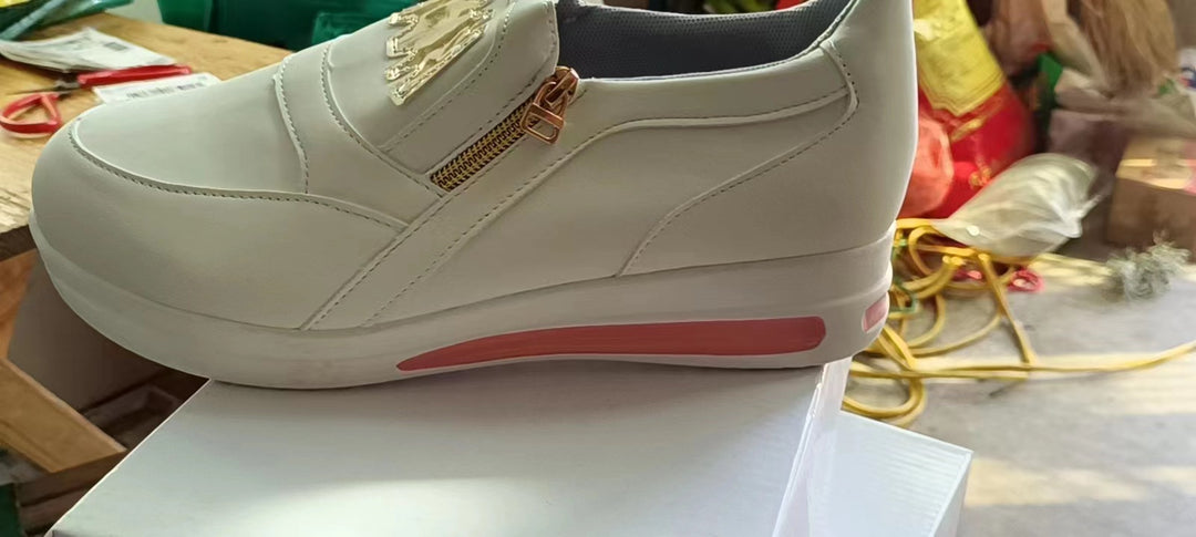 Damen Slip-On Sneakers mit goldenem Reißverschluss und trendigem Design R&B