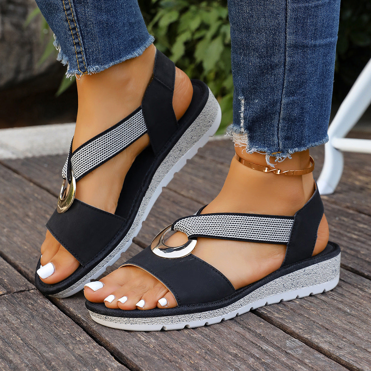 Damen Komfortable Sandalen mit Elastik-Riemen und modischem Ringdetail R&B