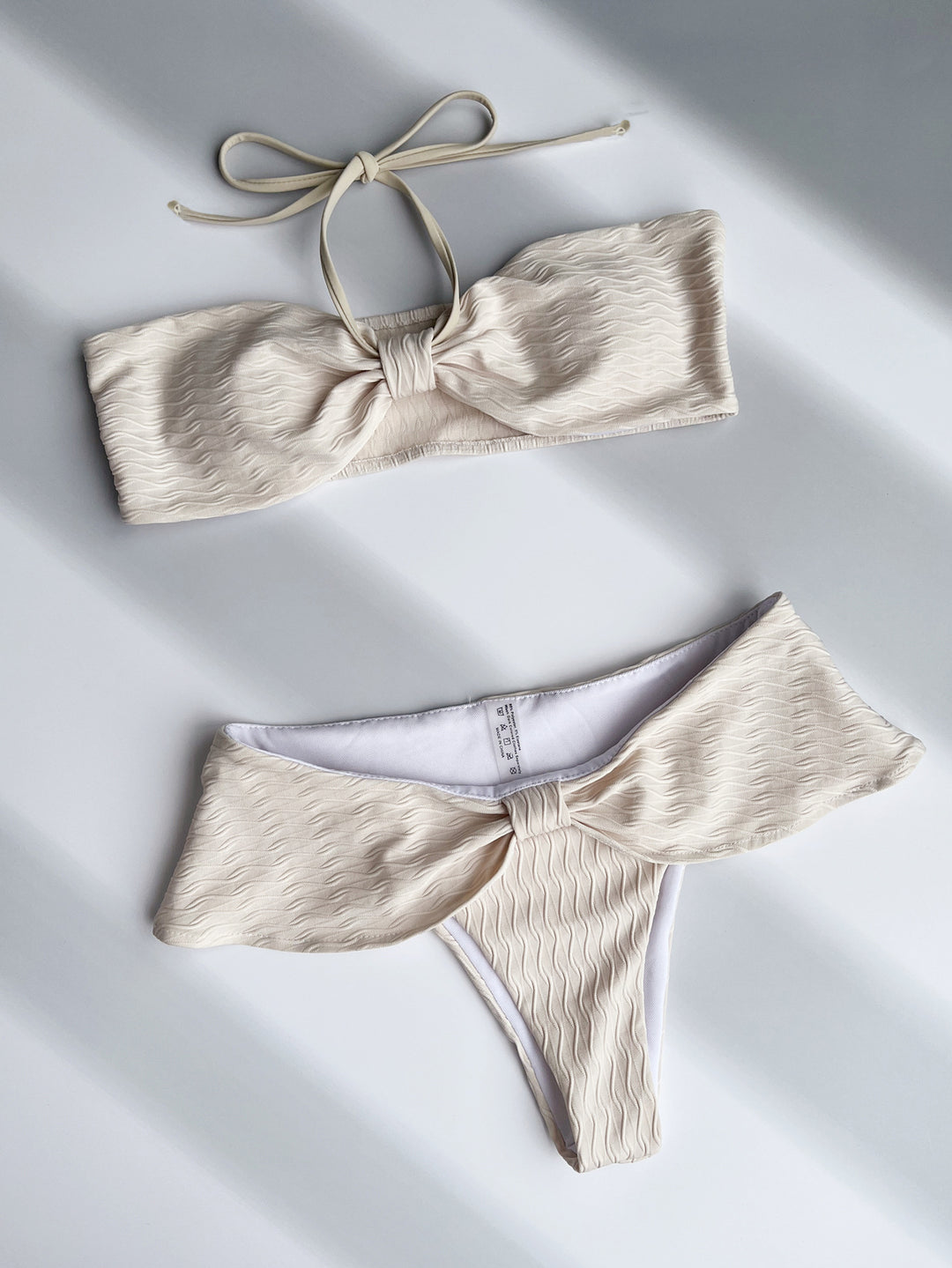 Damen Bandeau-Bikini mit raffinierten Rüschen R&B