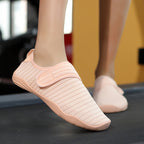 Damen Wassersportschuhe mit rutschfestem Profil und elastischem Riemensystem