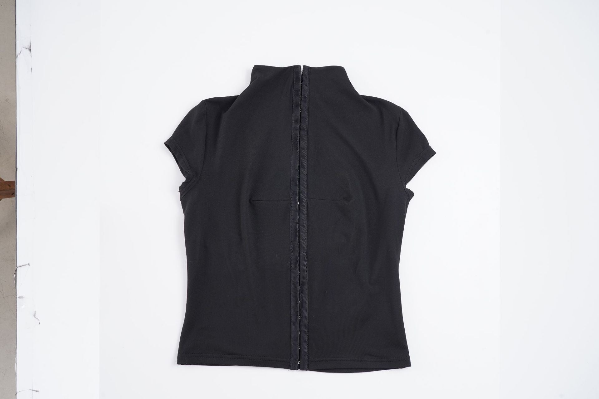 Damen sportliches Kurzarm-T-Shirt mit hoher Kragenführung R&B