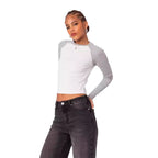Damen Langarmshirt mit Kontrastärmeln und figurbetontem Schnitt R&B