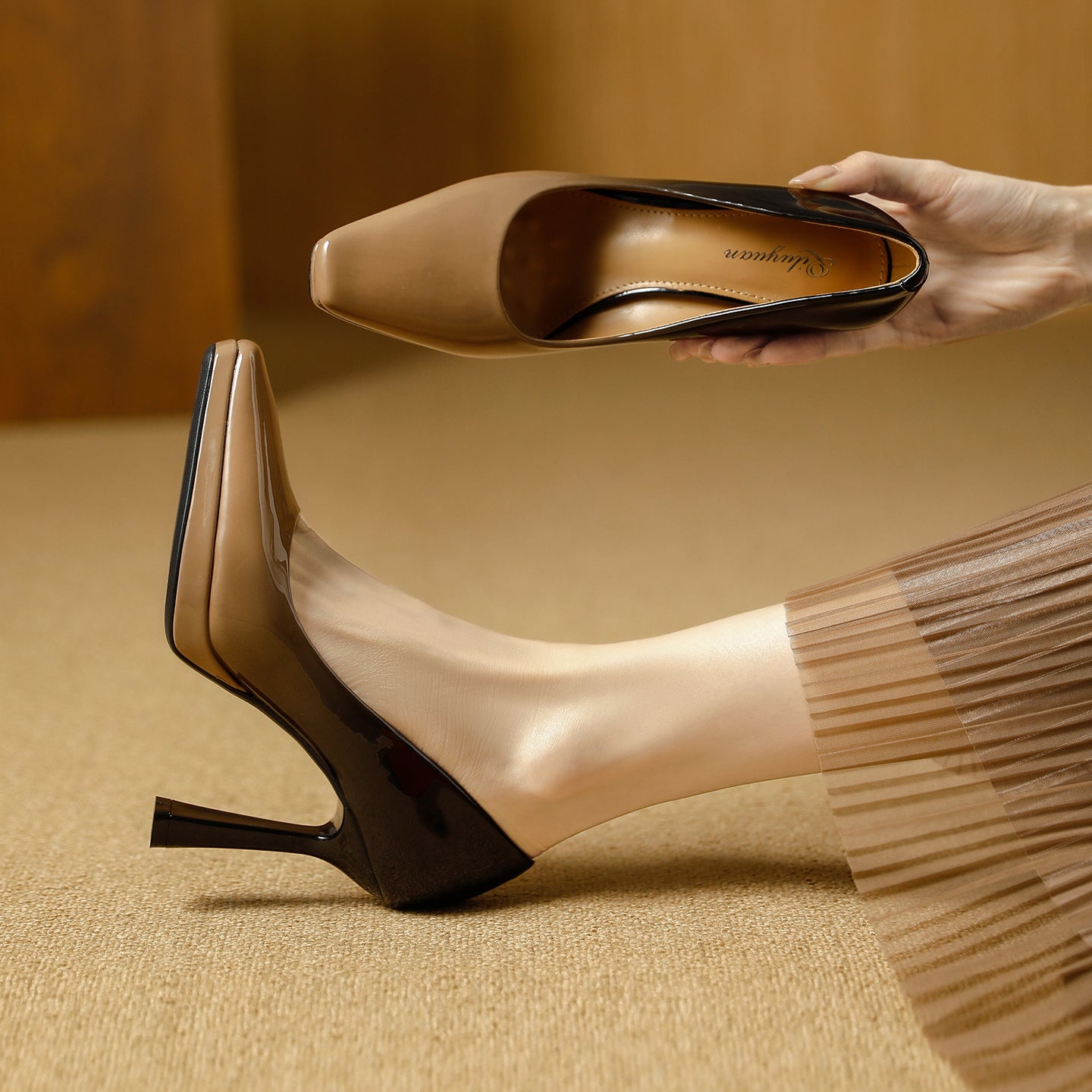Damen Hochglanz Pumps mit quadratischem Zehenbereich und elegantem Konturdesign
