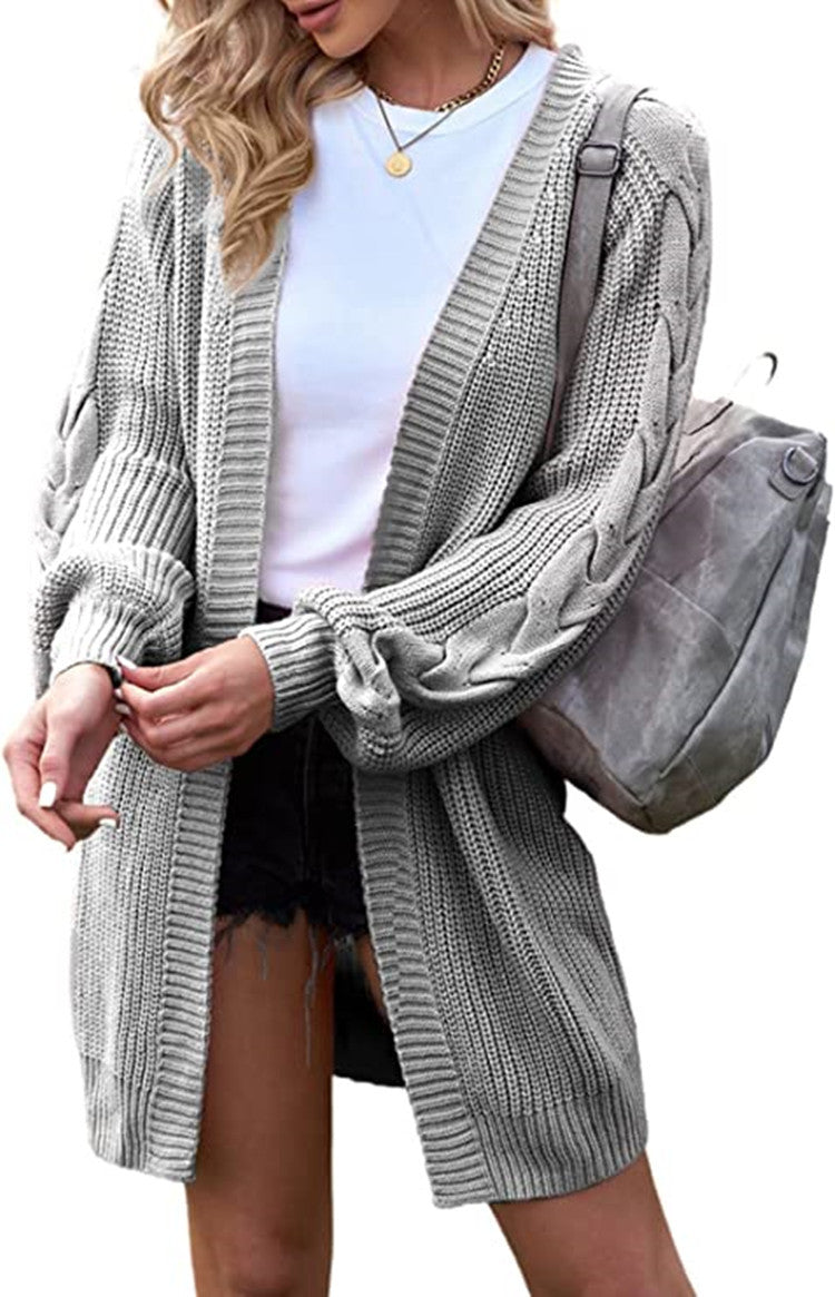 Damen Grobstrickjacke mit elegantem Zopfmuster und lässigem Schnitt R&B