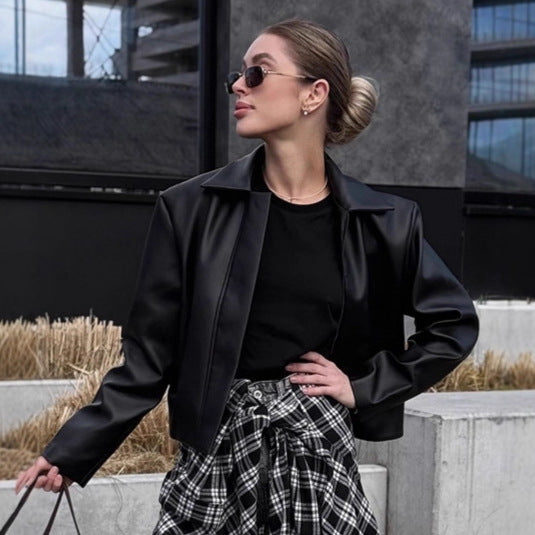 Damen Kunstlederjacke mit schlichter Schnittführung und dekorativem Kragen R&B