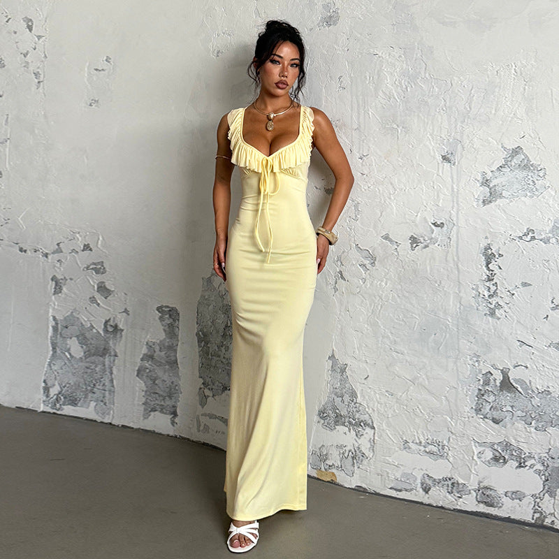 Damen figurbetontes Maxikleid mit Rüschendetails und tiefem Ausschnitt R&B