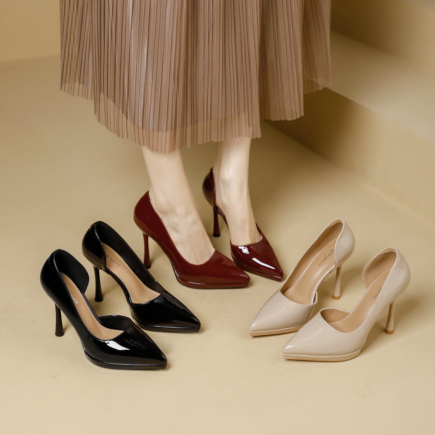Damen elegante Stiletto-Pumps mit seitlichem Cut-Out und glänzender Oberfläche
